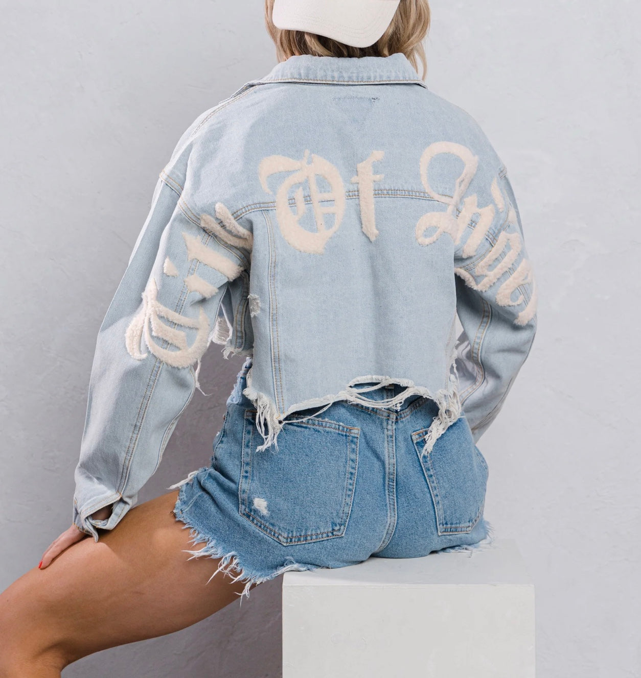 CITY OF ANGEL Crop Denim Jacket (Light wash)