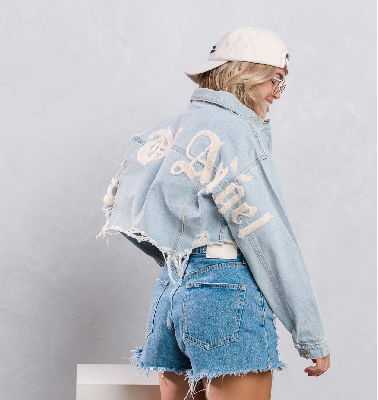 CITY OF ANGEL Crop Denim Jacket (Light wash)